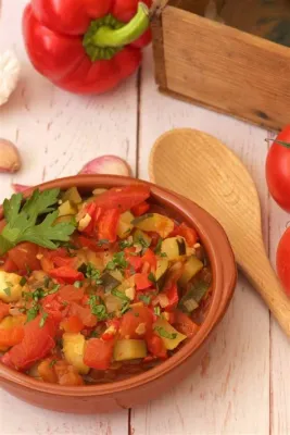  Pisto Manchego! A Hearty Vegetable Stew that Will Transport Your Taste Buds to the Sunny Fields of Spain!